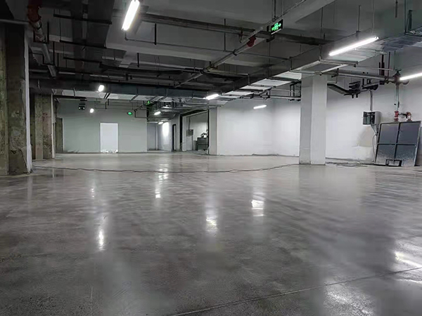 金剛砂地坪與環(huán)氧地坪區(qū)別有哪些？