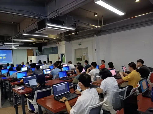 插上VR騰飛的翅膀 VR開發技術與應用培訓班開課啦！